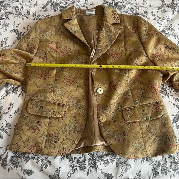 Embroidered Floral Gold Blazer - Picture 8 of 10